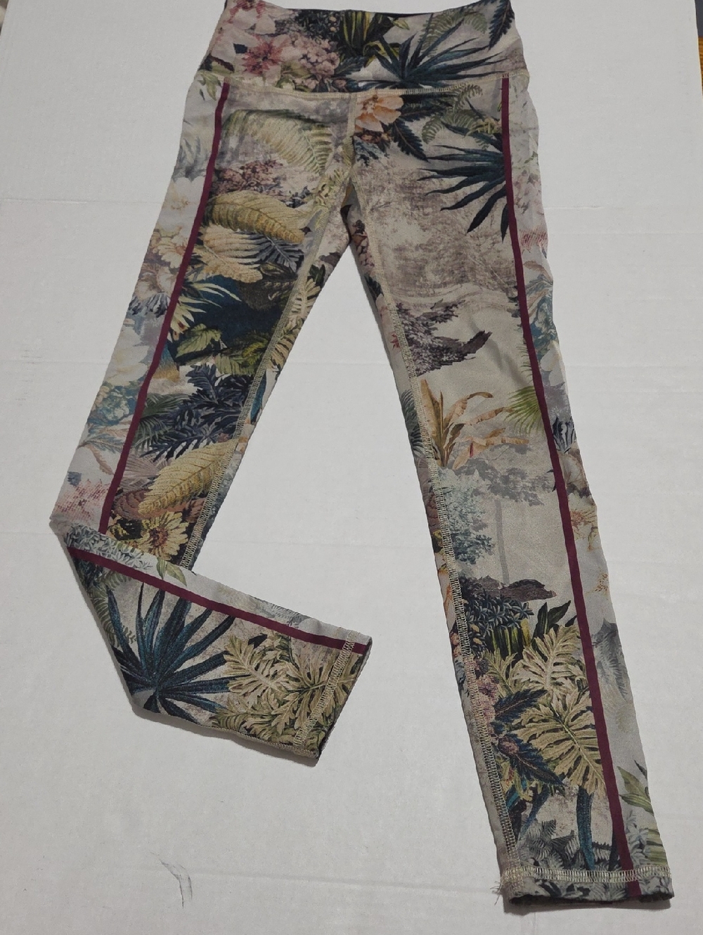 Noli Tropical Print Leggings with Burgundy Side Trim